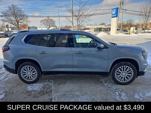 Used 2025 GMC Acadia Denali w/ Super Cruise Package image 2