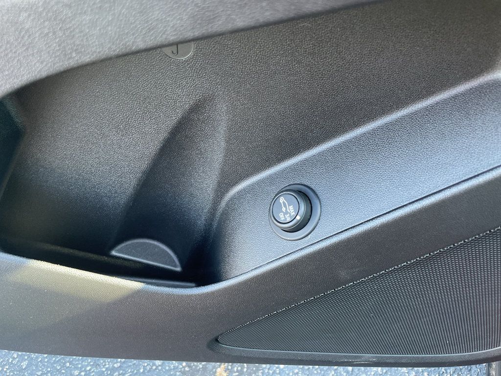 Certified 2020 Chevrolet Equinox LT FWD image 19