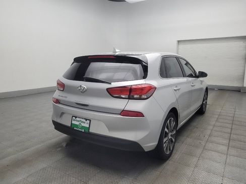 Used 2018 Hyundai Elantra GT FWD image 9
