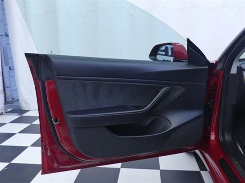 Used 2021 Tesla Model 3 Performance image 24