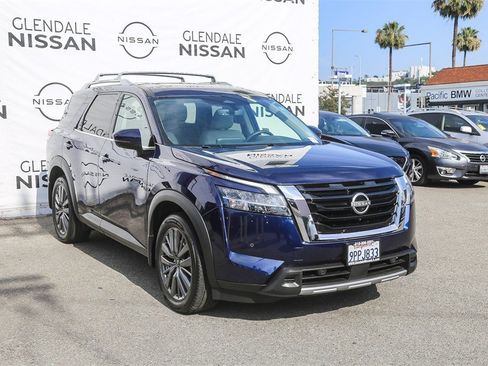 Certified 2024 Nissan Pathfinder SL w/ SL Premium Package image 5