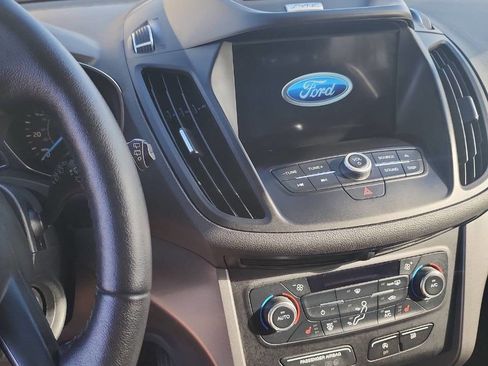 Used 2017 Ford Escape SE w/ SE Leather Comfort Package FWD image 11