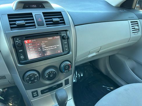 Used 2013 Toyota Corolla LE Special Edition image 24