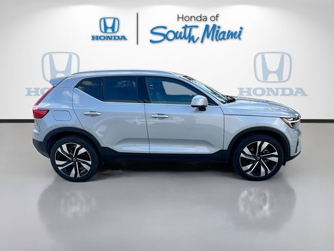 Used 2023 Volvo XC40 B5 Ultimate w/ Protection Package Premier image 8