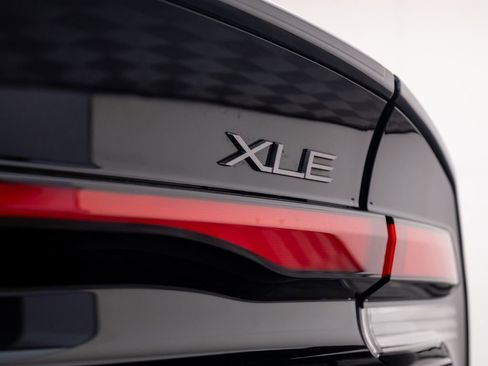 Used 2024 Toyota Prius XLE image 32