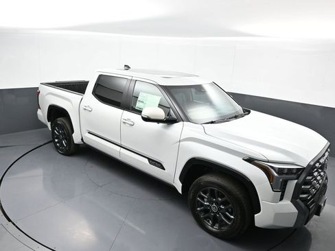 New 2024 Toyota Tundra Platinum image 36