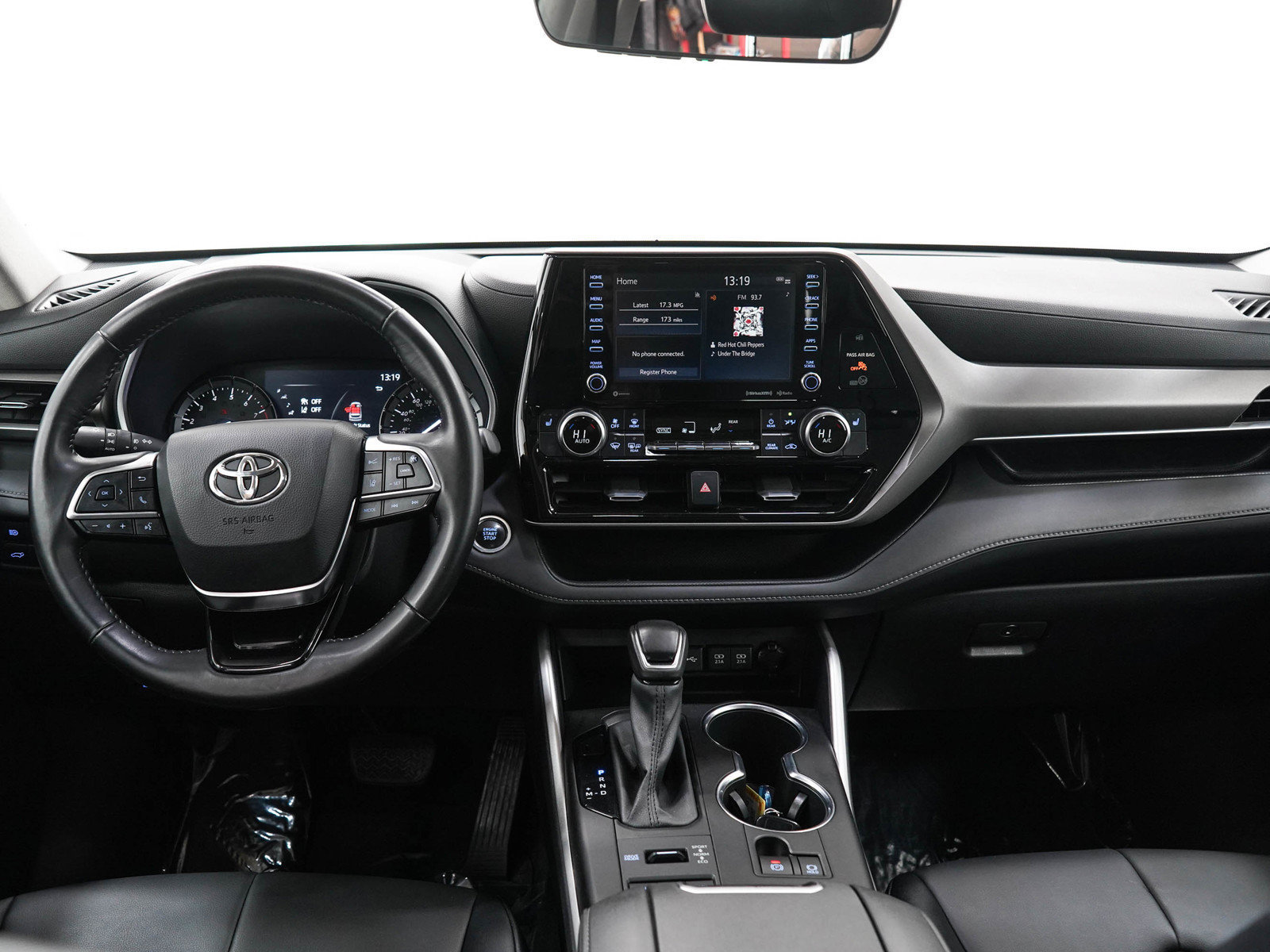 Used 2020 Toyota Highlander XLE AWD/4WD image 17