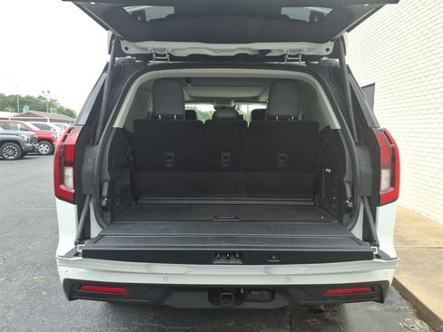 Used 2025 Ford Expedition Active AWD/4WD image 5
