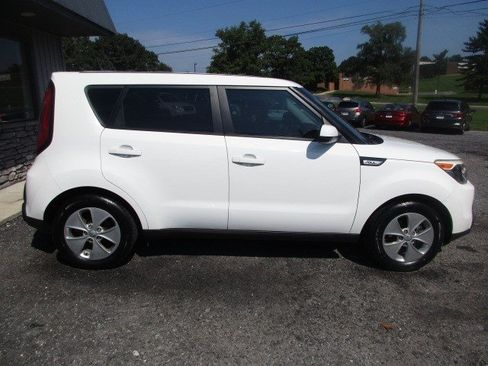 Used 2015 Kia Soul FWD image 9