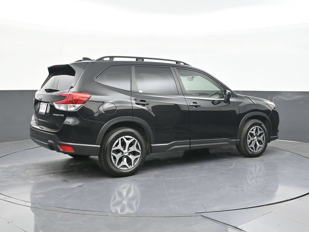 Used 2023 Subaru Forester Premium AWD/4WD image 11