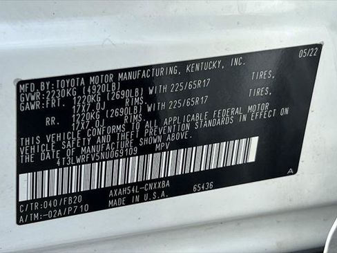 Certified 2022 Toyota RAV4 LE AWD/4WD image 32