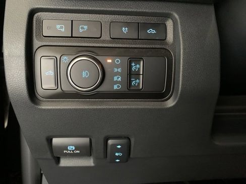 Used 2024 Ford F350 Platinum w/ FX4 Off-Road Package image 12