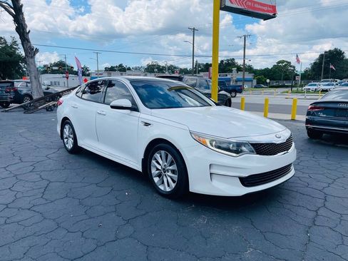 Used 2016 Kia Optima EX w/ Premium Package FWD image 2