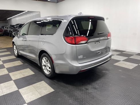 Used 2019 Chrysler Pacifica Touring Plus w/ Tire & Wheel Group image 2
