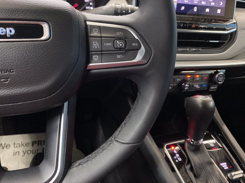 Certified 2025 Jeep Compass Limited AWD/4WD image 22