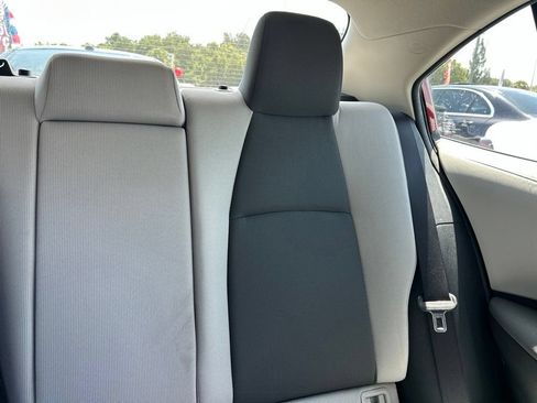 Used 2022 Toyota Corolla LE FWD image 15