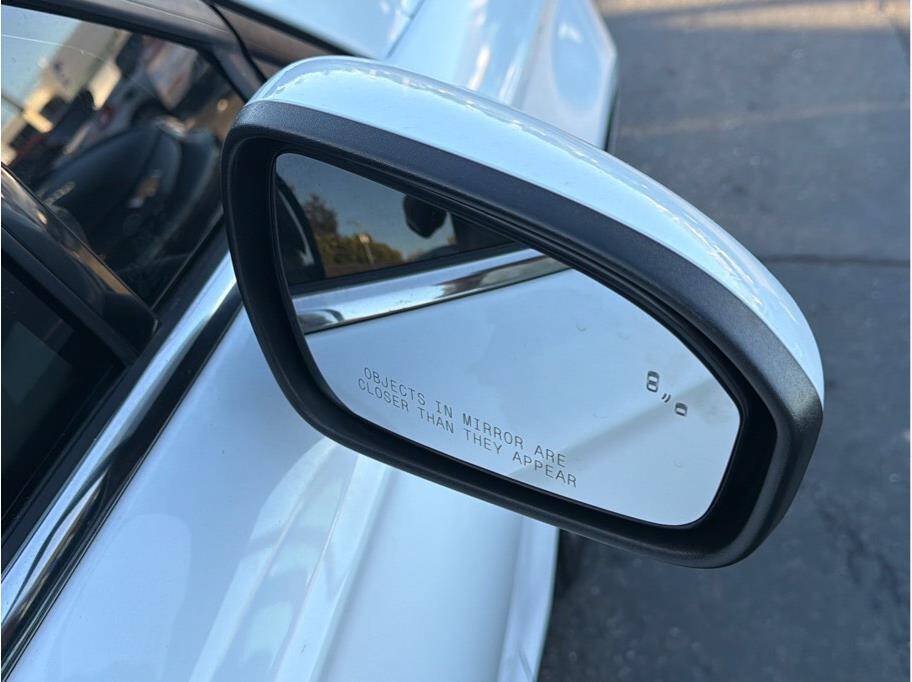 Used 2020 Ford Fusion SE FWD image 23