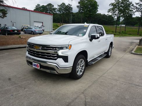 Used 2025 Chevrolet Silverado 1500 LTZ w/ LTZ Premium Package RWD image 24