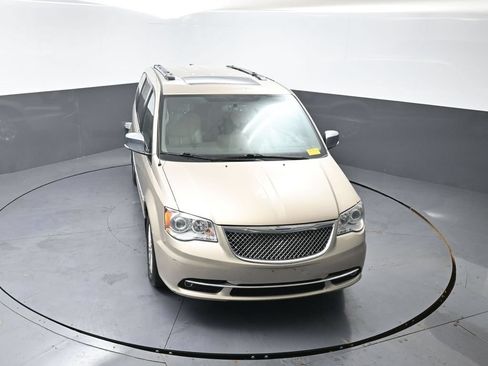 Used 2015 Chrysler Town & Country Limited Platinum w/ Trailer Tow Group FWD image 12