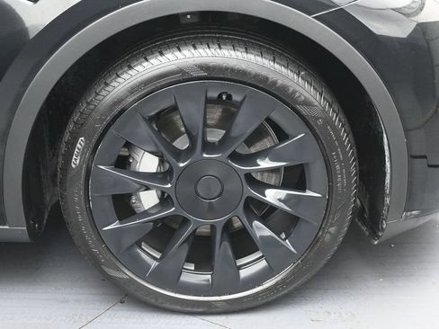 Used 2023 Tesla Model Y Long Range AWD/4WD image 34