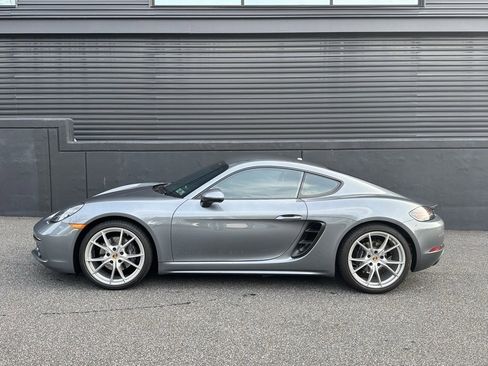 Certified 2025 Porsche 718 Cayman image 7