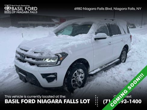 Used 2022 Ford Expedition XLT image 1