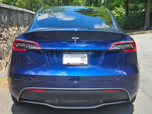 Used 2024 Tesla Model Y Long Range RWD image 9