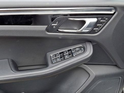 New 2025 Porsche Macan image 14