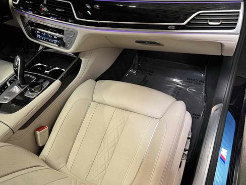 Used 2021 BMW 750i xDrive w/ Executive Package AWD/4WD image 33