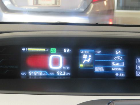 Used 2018 Toyota Prius Prime Premium FWD image 34