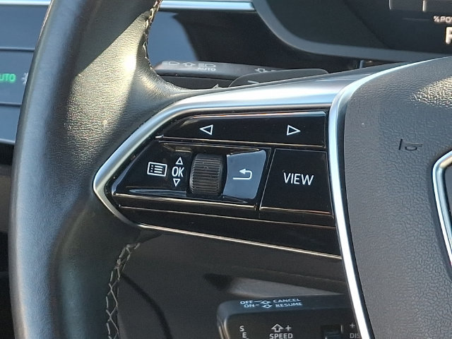 Used 2023 Audi e-tron Premium Plus w/ Premium Plus Package AWD/4WD image 7