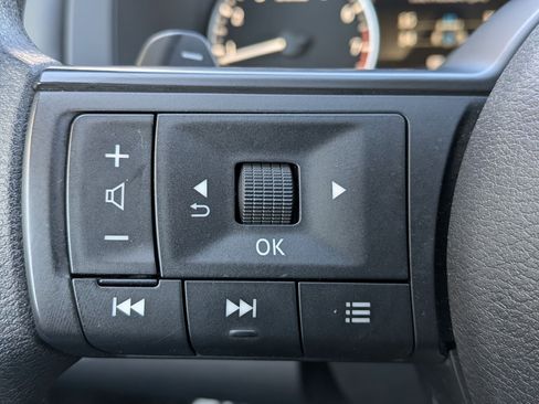 Used 2023 Nissan Pathfinder S image 14