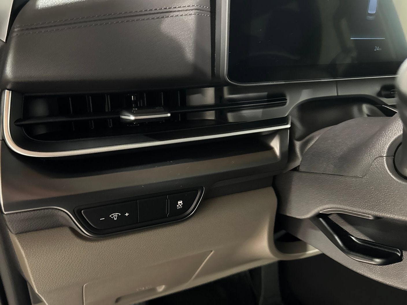 Certified 2026 Kia Carnival FWD image 16