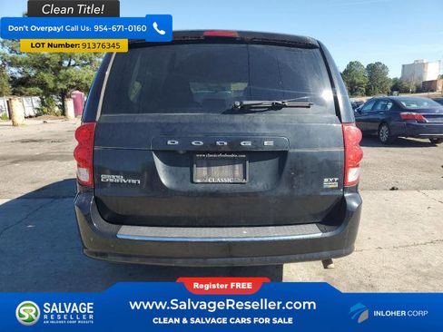 Used 2017 Dodge Grand Caravan SXT image 4