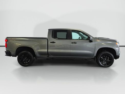 Used 2025 Chevrolet Silverado 1500 LT Trail Boss w/ Convenience Package II AWD/4WD image 2