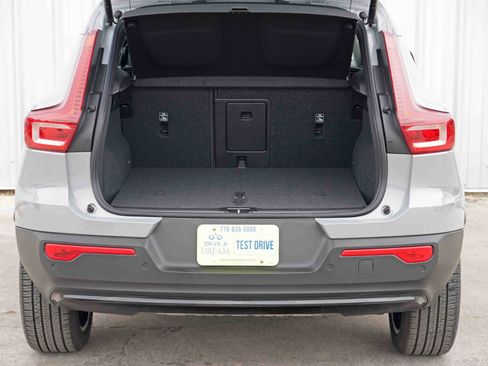 Used 2024 Volvo XC40 B5 Ultimate w/ Protection Package Premier image 10