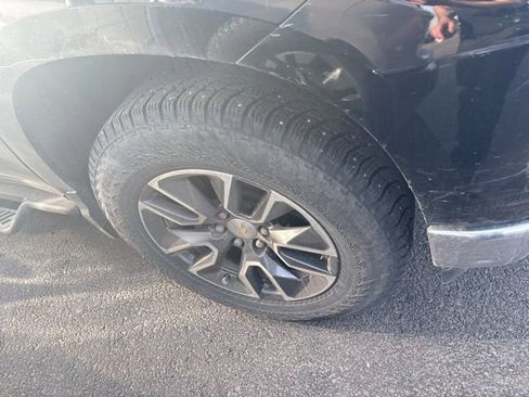 Used 2022 Chevrolet Silverado 1500 LT w/ Leather Package image 9