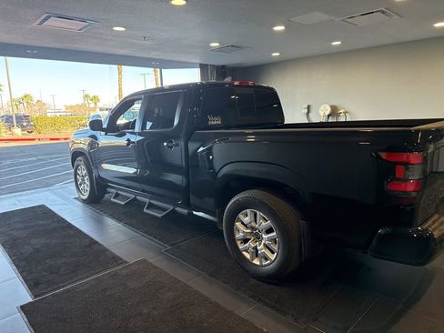 Used 2022 Nissan Frontier SV w/ Technology Package image 10