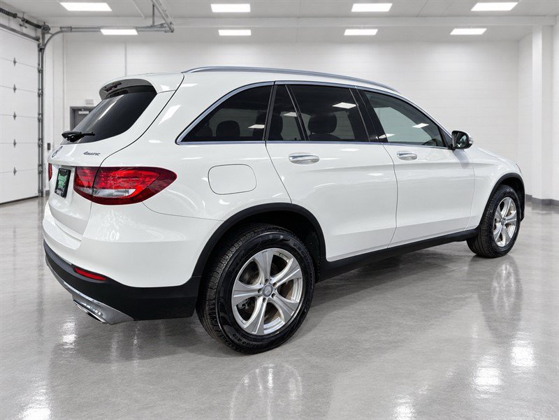Used 2017 Mercedes-Benz GLC 300 4MATIC image 7