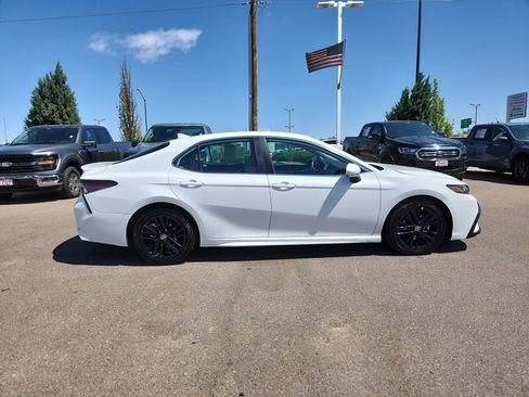 Used 2023 Toyota Camry SE FWD image 2