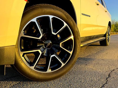 Used 2024 Chevrolet Suburban RST image 2