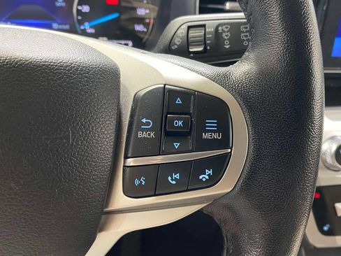 Used 2022 Ford Explorer XLT w/ Equipment Group 202A AWD/4WD image 24