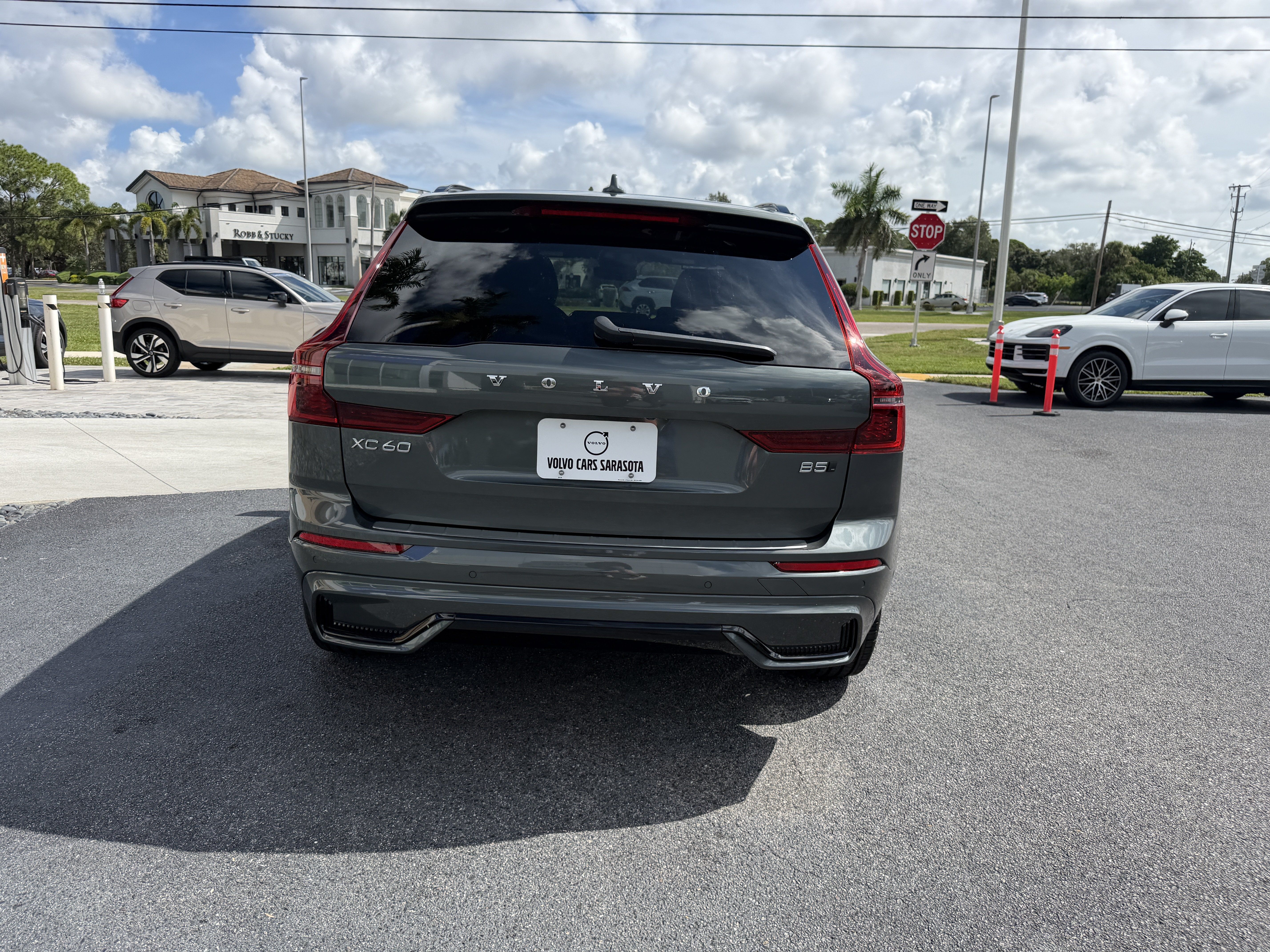 New 2027 Volvo XC60 B5 Plus AWD/4WD image 4