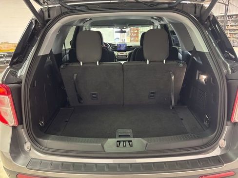 Used 2022 Ford Explorer XLT AWD/4WD image 8