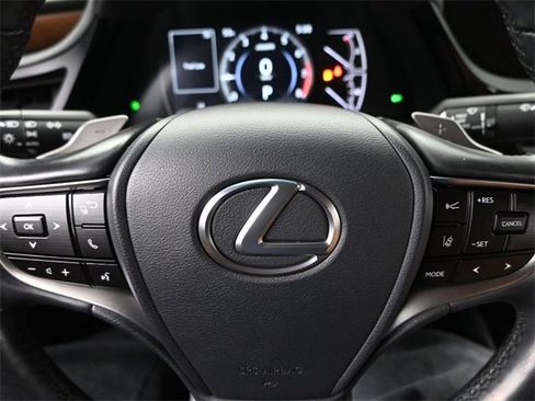 Certified 2022 Lexus ES 350 w/ Premium Package image 14