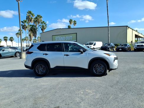 Used 2024 Nissan Rogue S FWD image 9