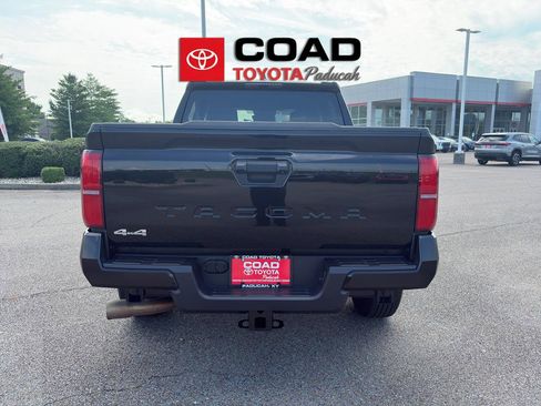 Certified 2025 Toyota Tacoma SR5 AWD/4WD image 4