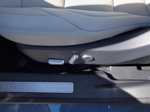 New 2026 Lincoln Nautilus Premier image 22