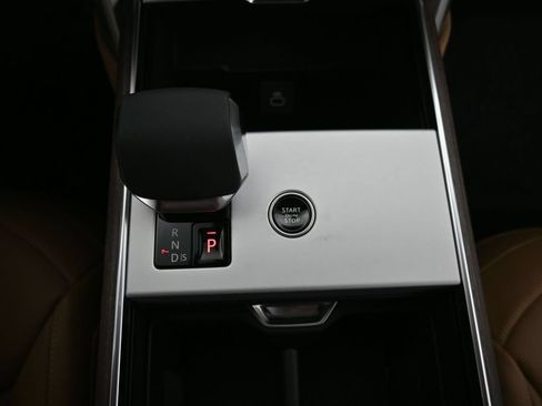 Used 2025 Land Rover Range Rover SE AWD/4WD image 30