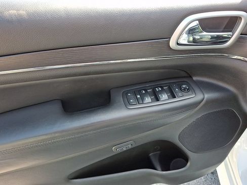 Used 2018 Jeep Grand Cherokee High Altitude AWD/4WD image 15